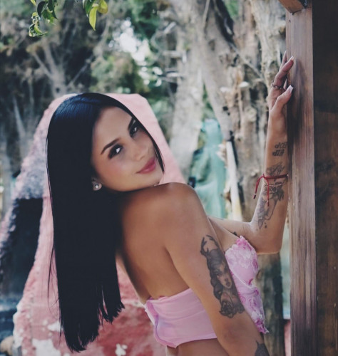 Mia