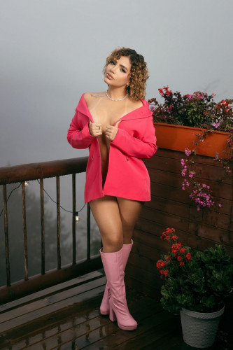 LARISSA LEE