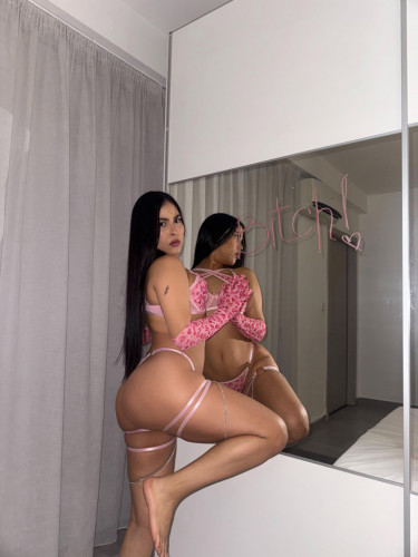 MÍA - PRIVATE FLATS AND OUTCALLS AVAIBLES 😜