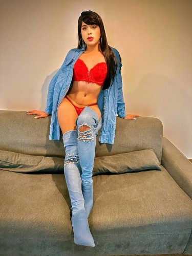 Nadia Oshua trans