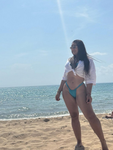 SARA- PRIVATE FLAT AND OUTCALLS AVAIBLE