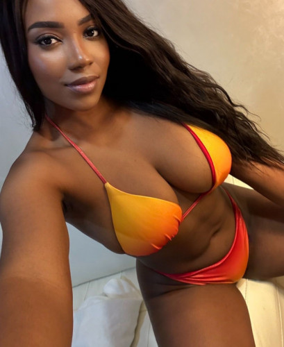MELISSA-PRIVATE FLAT AND OUTCALLS AVAIBLE