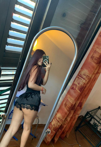 SOFIA- PRIVATE FLAT AND OUTCALLS AVAIBLES