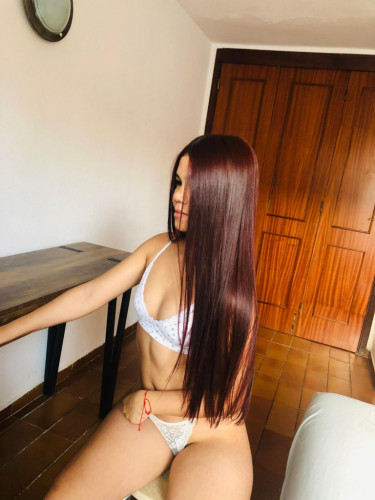 SOFIA- PRIVATE FLAT AND OUTCALLS AVAIBLES