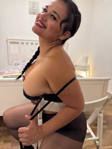 AMBAR HOT NEW NEW FROM VENEZUELA