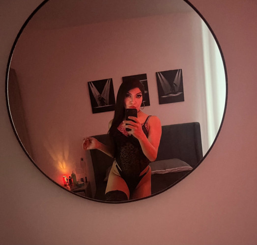 Mely Trans Latina Young Sexy Hot ..