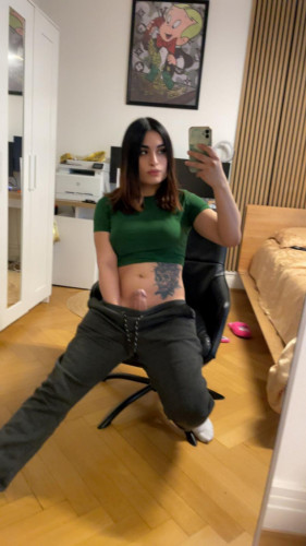 Daniiela party ❄️  thick cock