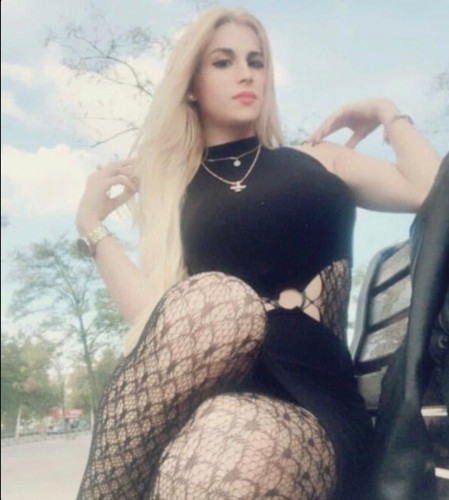 Trans Pamela blond