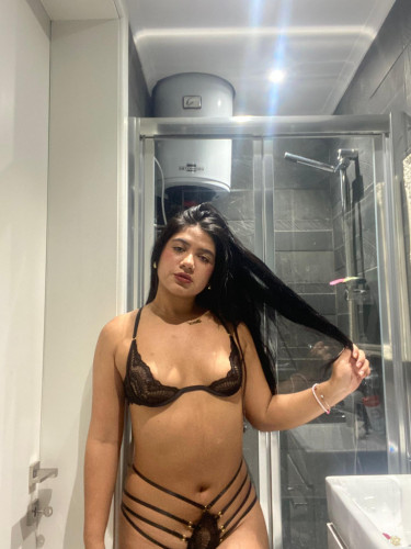 MANUELA 21YRS
