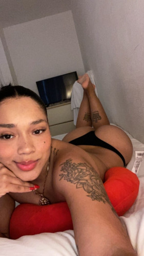 Violet Myers- sexy discreet