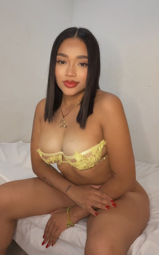 Violet Myers- sexy discreet