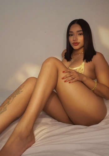 Violet Myers- sexy discreet