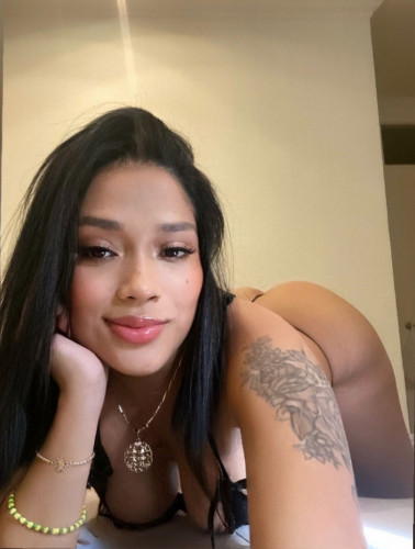 Violet Myers- sexy discreet