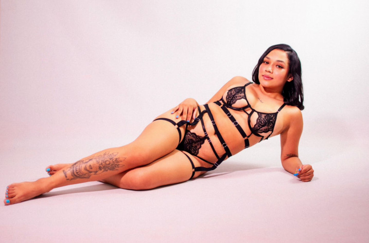 Violet Myers- sexy discreet