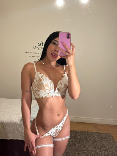 ANTONELLA - PRIVATE FLATS AND OUTCALLS AVAIBLES 🤪