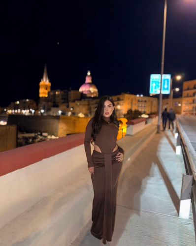 MÍA - PRIVATE FLATS AND OUTCALLS AVAIBLES 😜