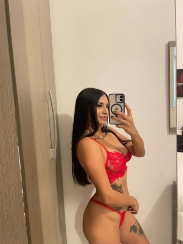 ALESSIA - NEW LATIN GIRL - PRIVATE FLAT AND OUTCALL AVAIBLE😈
