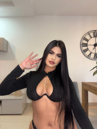 AMBAR - PRIVATE FLAT AND OUTCALL AVAIBLE 🎉❄️