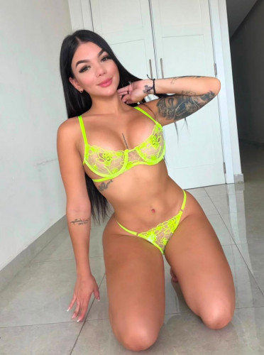 Esmeralda  OUTCALLS party❄️