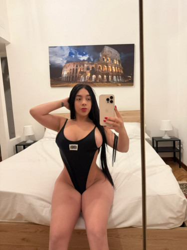 Danna OUTCALLS party❄️