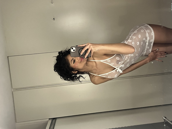 Laura Party 🍾❄️🥵