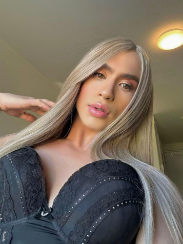 Nicolle Ts