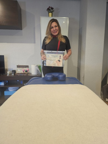 Laura Massage