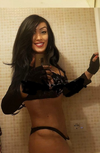 GENESIS SHEMALE Beautiful transsexual, willing to do anything, available 24 hours