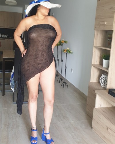 JOLLIE HOT GIRL