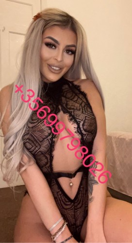 Sexiest Blonde Lora xxx