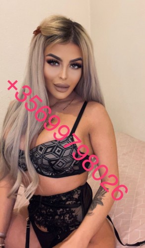 Sexiest Blonde Lora xxx