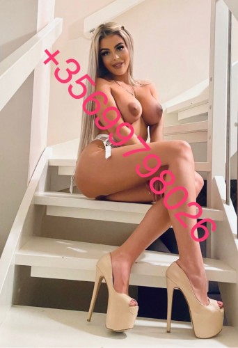 Sexiest Blonde Lora xxx