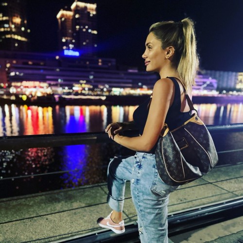 Ariana pavka
