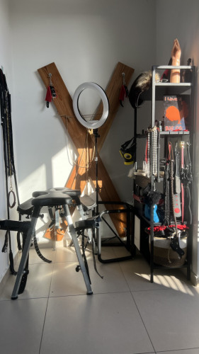 EXCLUSIVE TOY ROOM   PRIVATE IN SLIEMA