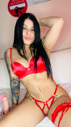 SARA - PRIVATE FLAT AND OUTCALLS AVAIBLE
