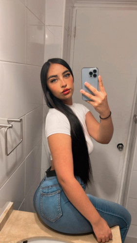 LUNA- PRIVATE FLAT AND OUTCALLS AVAIBLE