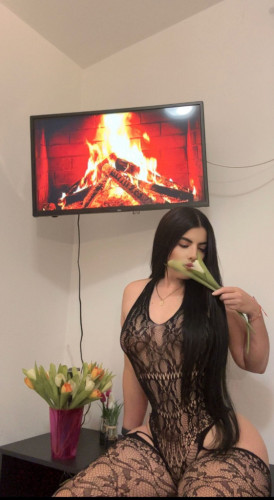 SARA- PRIVATE FLAT AND OUTCALLS