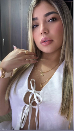 Mía- PRIVATE FLAT AND OUTCALLS