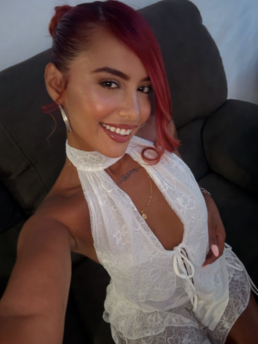 YEIM-PRIVATE FLAT AND OUTCALLS AVAIBLE