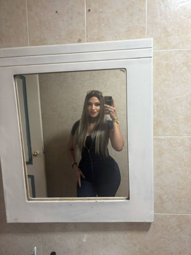 CHANEL-PRIVATE FLAT AND OUTCALLS AVAIBLE