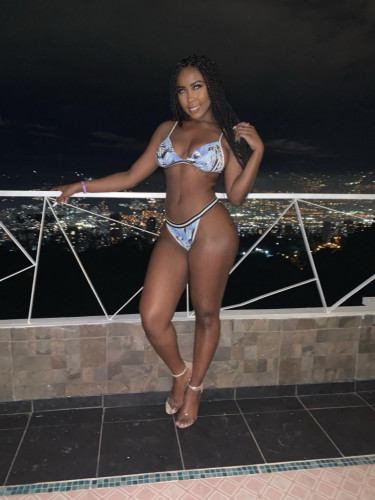 NATASHA RAMIREZ-PRIVATE FLAT AND OUTCALLS AVAIBLE