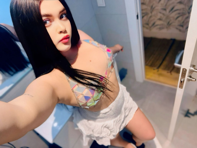 WANDA -PRIVATE FLAT AND OUTCALLS AVAIBLE