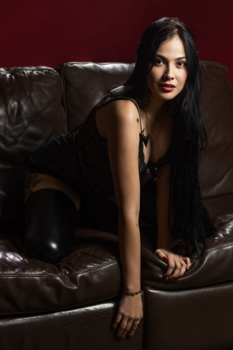 KARIME- PRIVATE FLAT OUTCALLS AVAIBLE