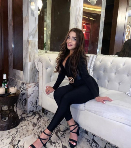 LUCY - PRIVATE FLAT OUTCALLS AVAIBLE