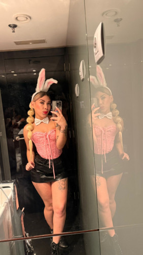 MARTINA- PRIVATE FLAT AND OUTCALLS