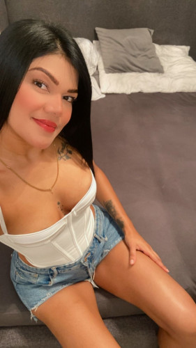 SOFIA- PRIVATE FLAT AND OUTCALLS