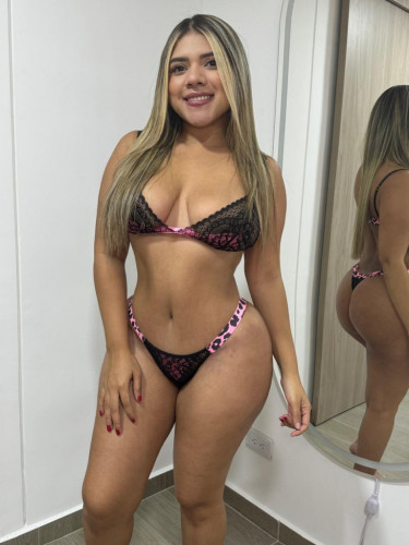 SOFIA- PRIVATE FLAT AND OUTCALLS
