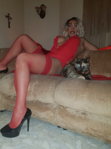 KENDRA SHEMALE AVAILABLE 24 HOURS